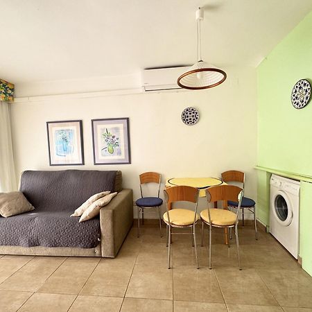 Apartsalou Penedes 外观 照片
