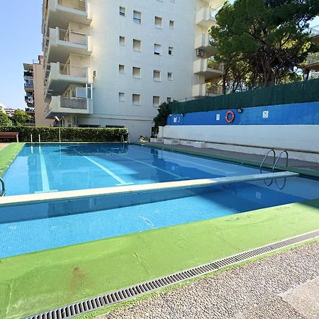 Apartsalou Penedes 外观 照片