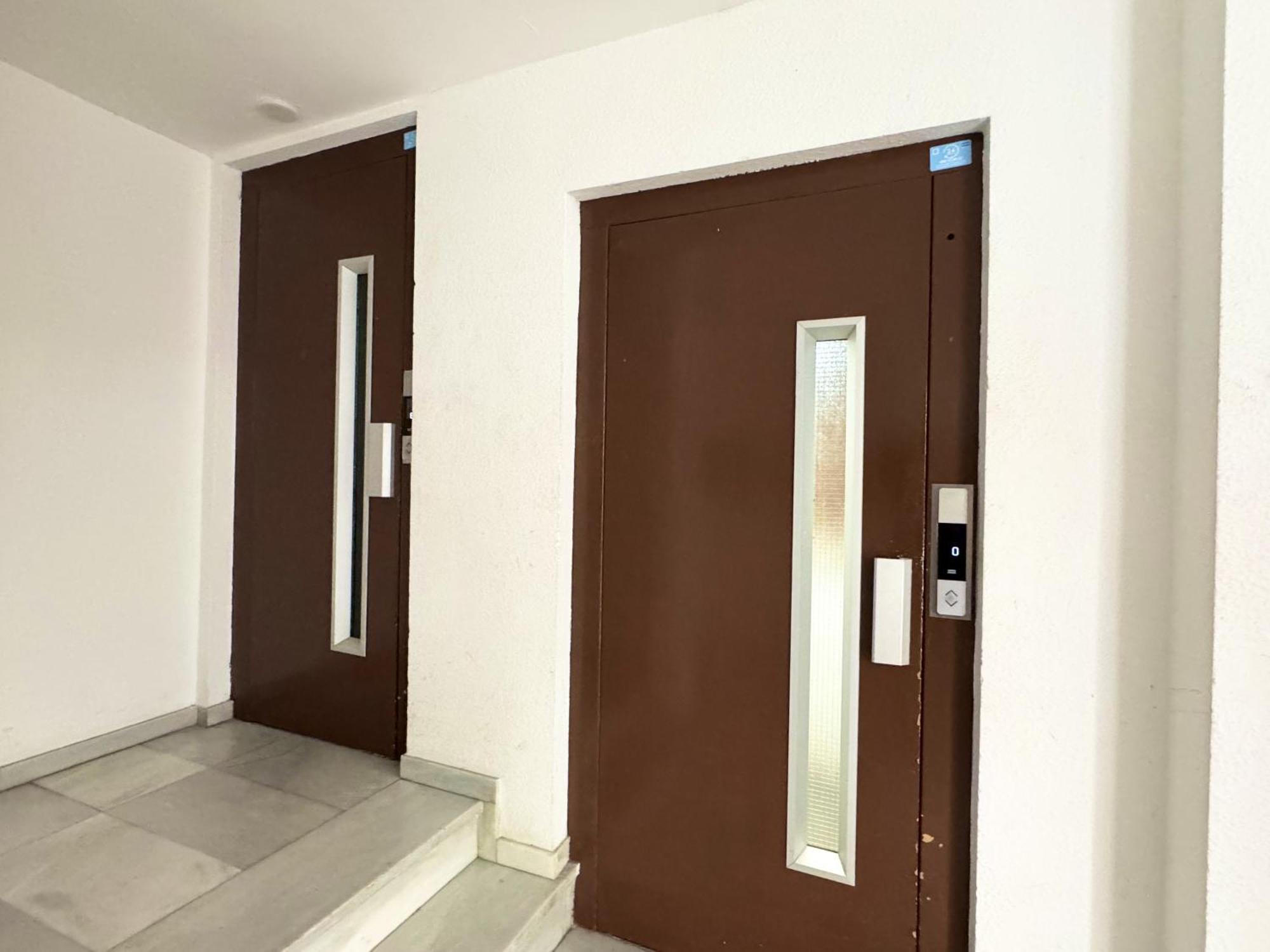 Apartsalou Penedes 外观 照片